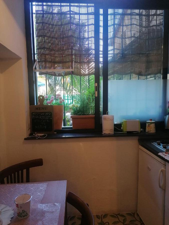 Dimora Via Col Vento Apartment Наполи Екстериор снимка