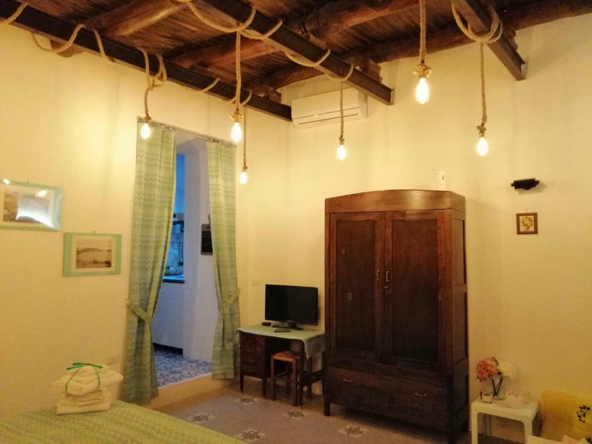 Dimora Via Col Vento Apartment Наполи Екстериор снимка