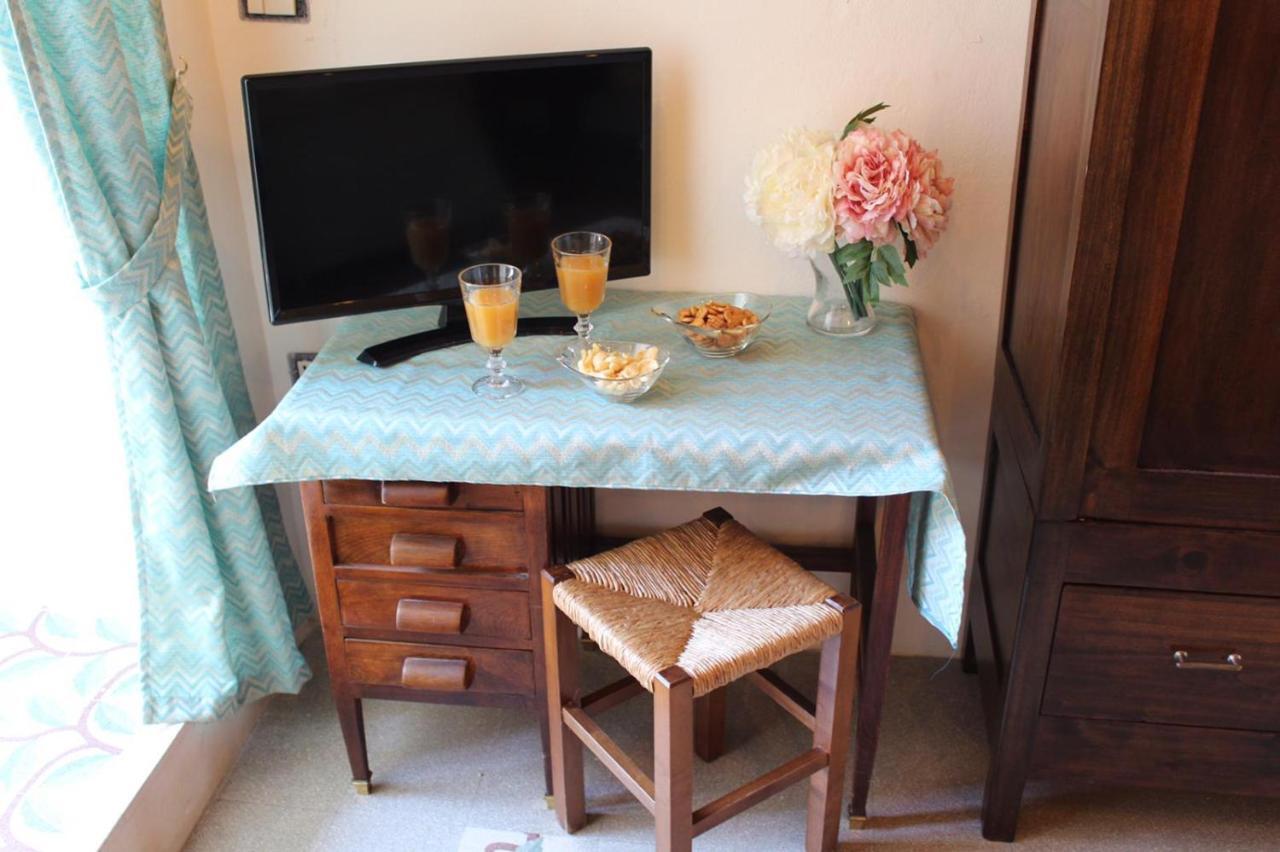 Dimora Via Col Vento Apartment Наполи Екстериор снимка