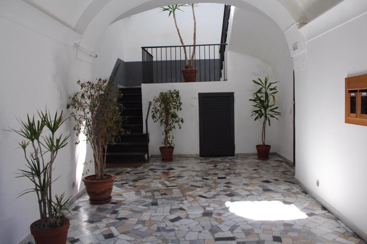 Dimora Via Col Vento Apartment Наполи Екстериор снимка